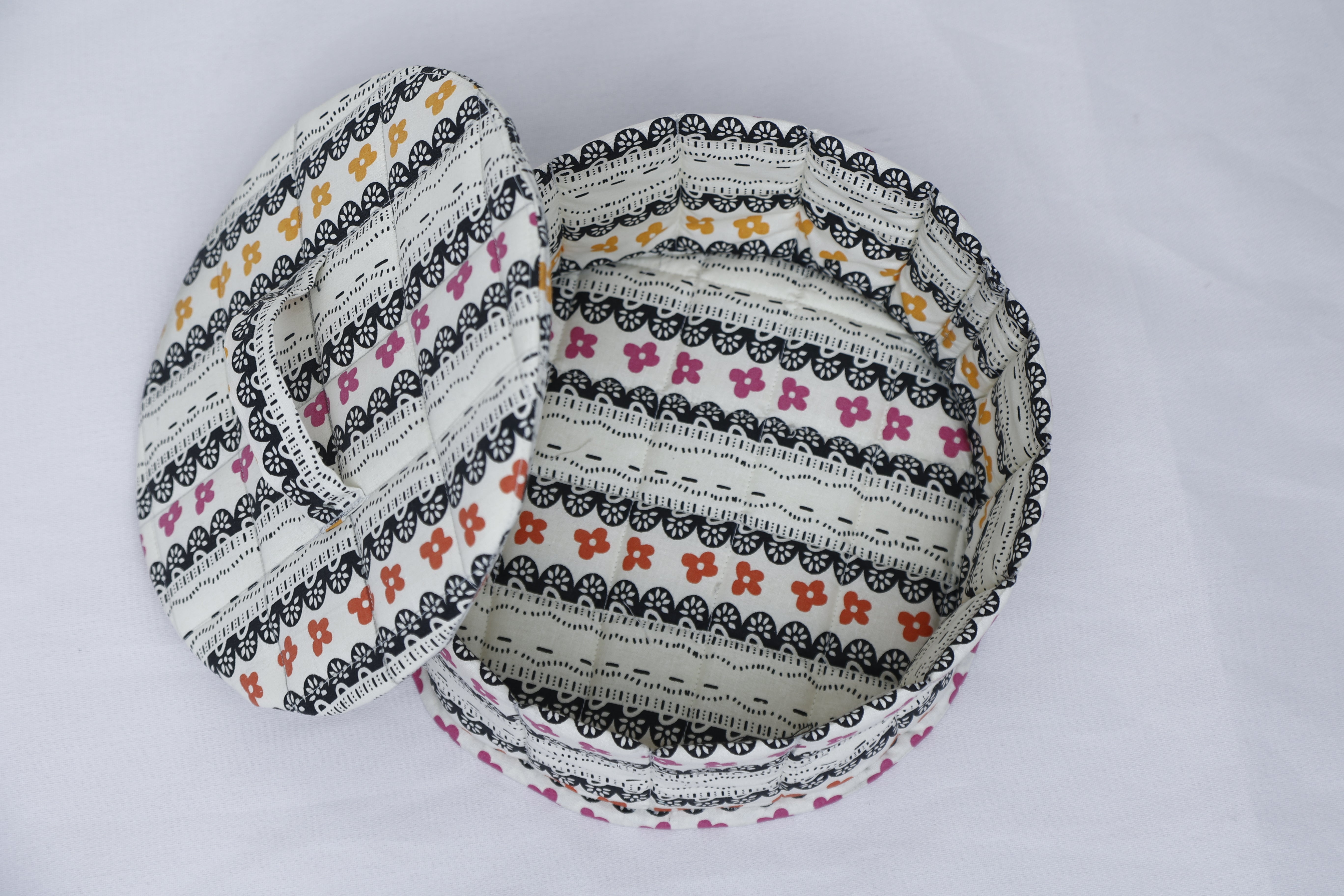 Printed Cotton Roti/Chapati Quilted Bag Traditional Hotpot Bread Container – Bread Box – Roti Box – Roti Container