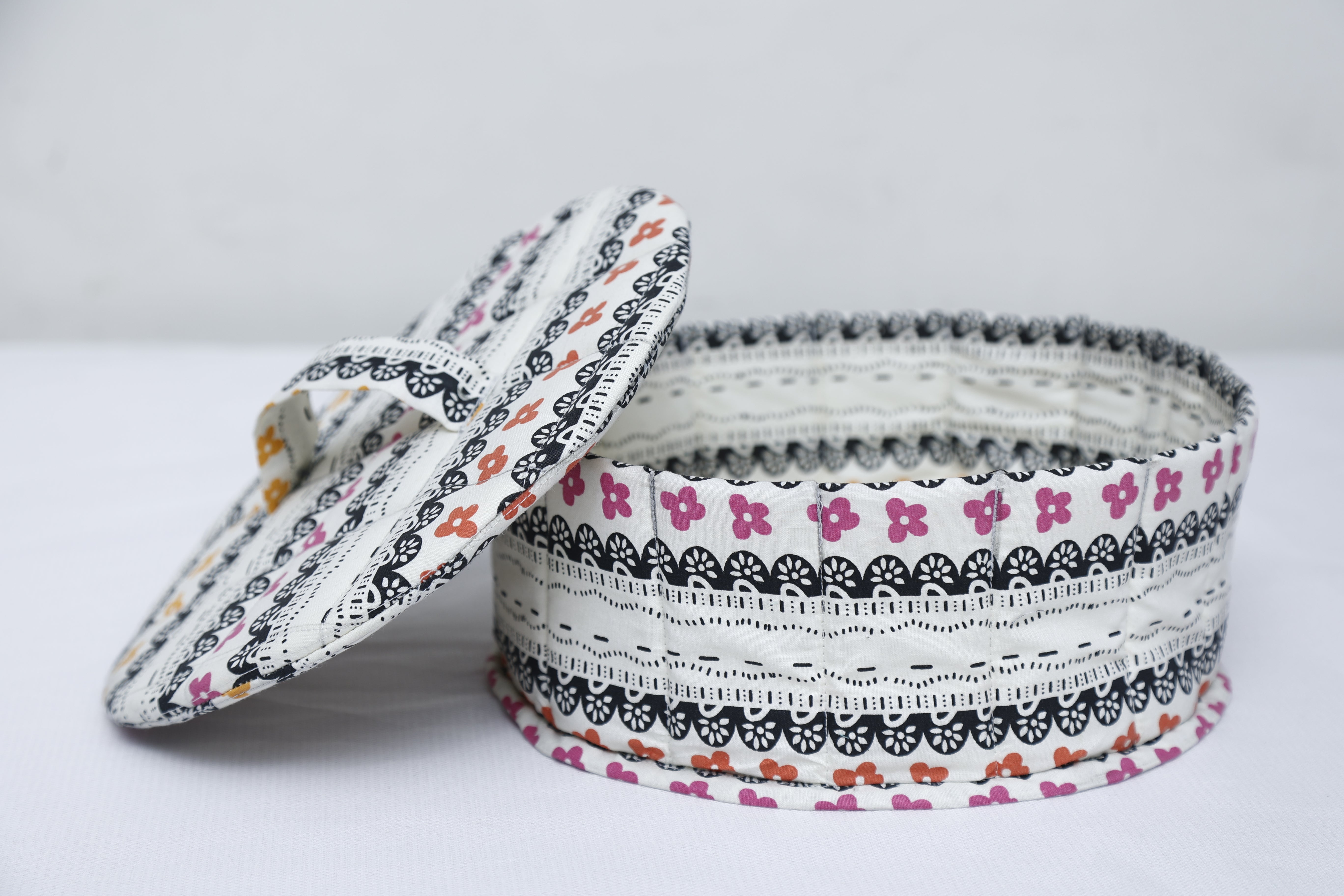 Handmade Cotton Roti/Chapati Quilted Bag Traditional Hotpot Bread Container – Bread Box – Roti Box – Roti Container
