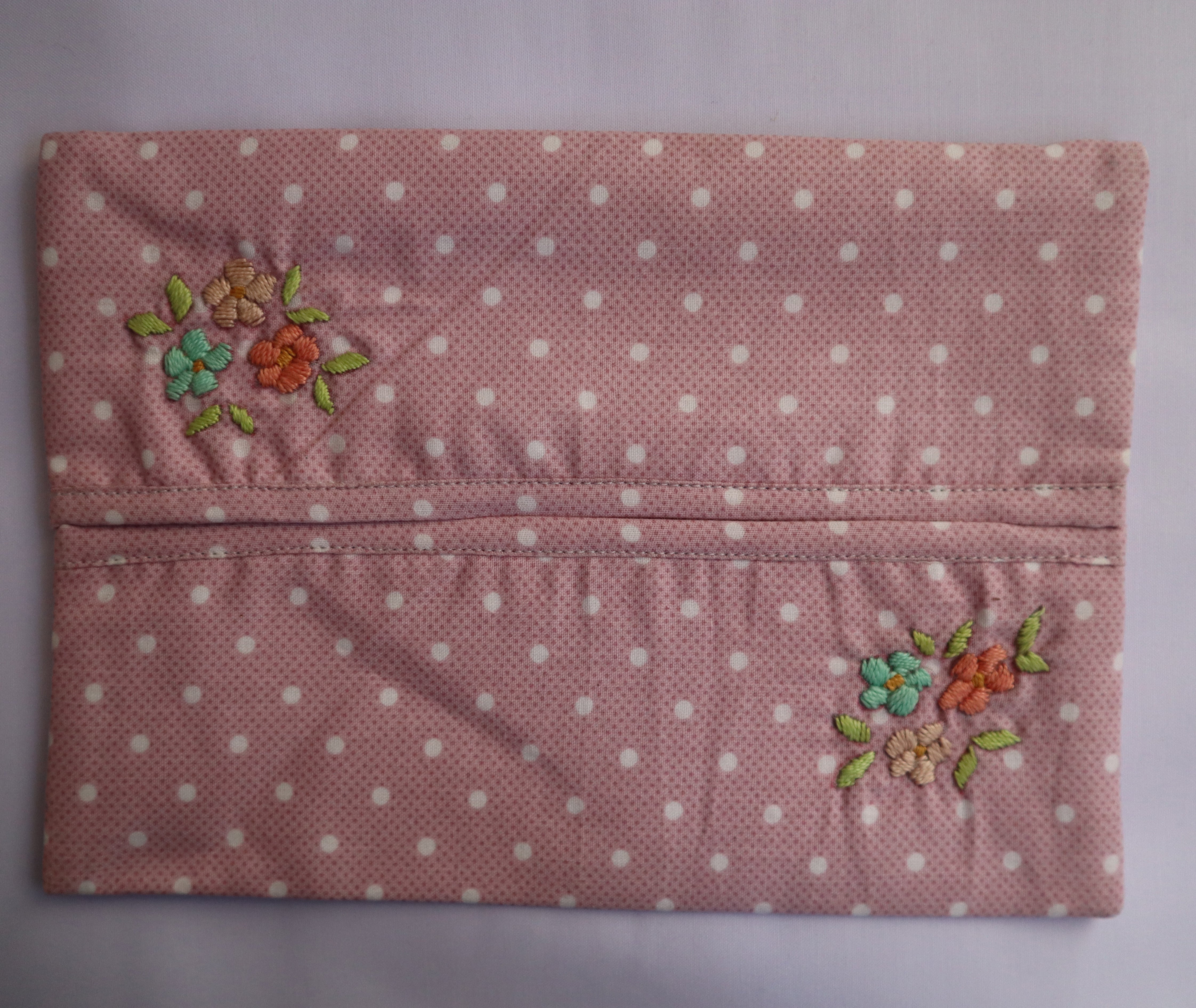 Funda de caja de pañuelos hecha a mano - Funda de caja de pañuelos cosida a mano - Bordada - Hunar Crafting Handmade Tissue Box